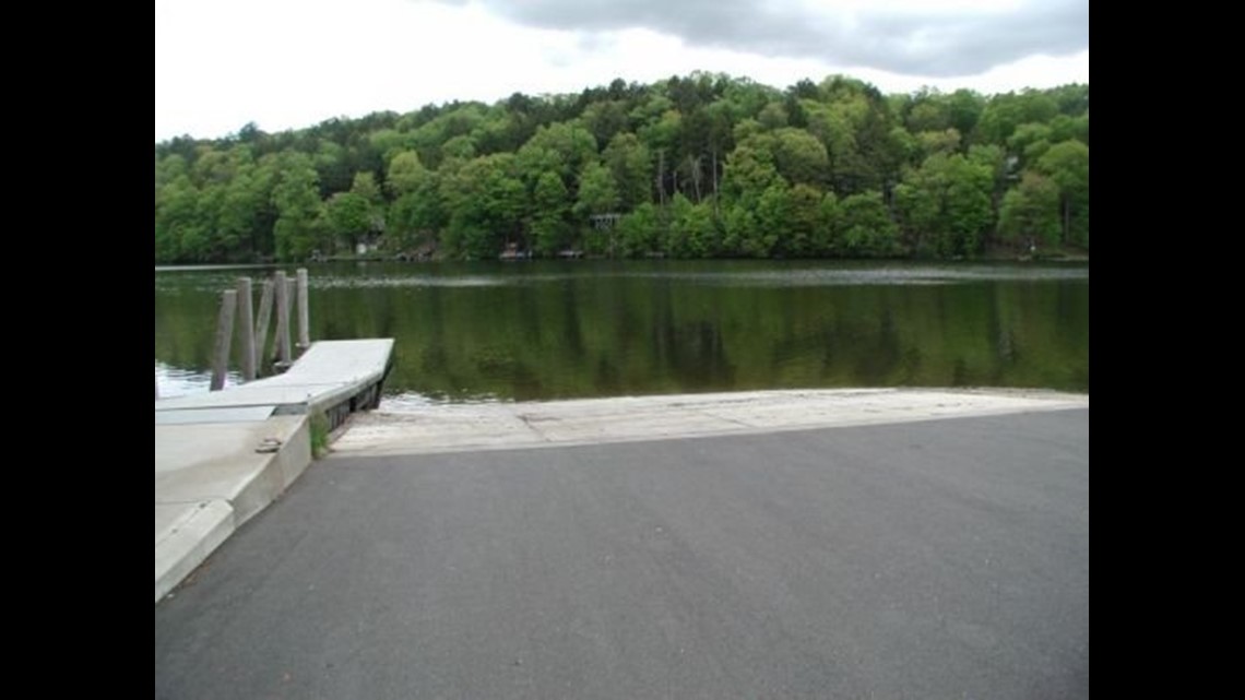 Sandy Hook man dead after a boat collision on Lake Zoar in Newtown, EnCon police investigating