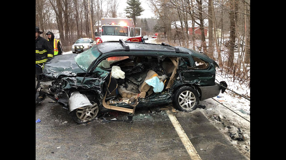 1 person injured in Litchfield 3car crash