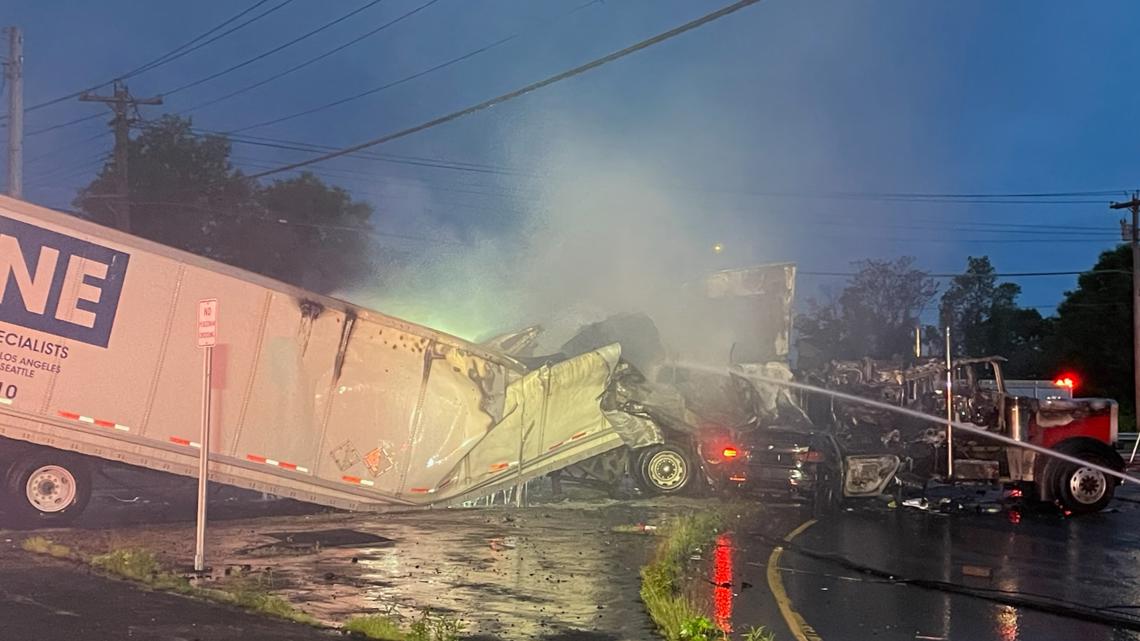Fatal tractor-trailer crash near New Haven, Connecticut highway | fox61.com – FOX61 Hartford