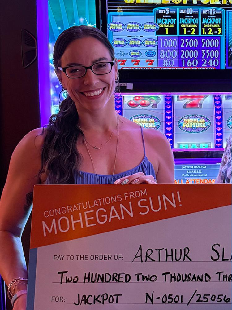 3 big winners at Mohegan Sun last weekend totaled more than $550K in ...
