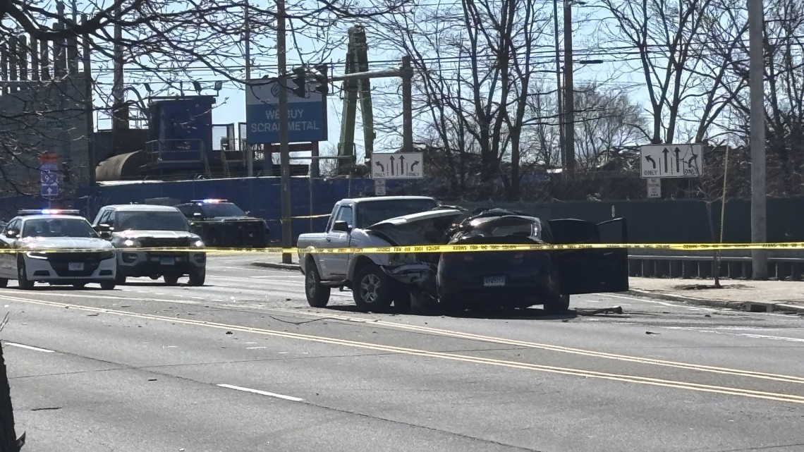 1 dead in New Haven crash after police chase called off | fox61.com