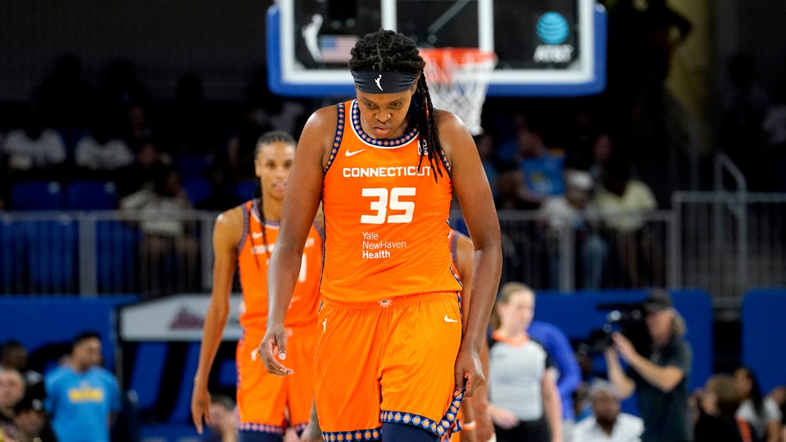 Chicago Sky defeat Connecticut Sun in Game 3, lead WNBA playoff