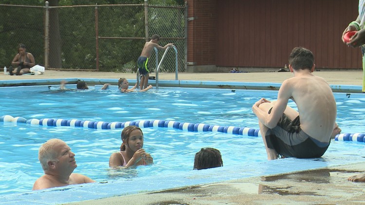 Families stay cool at Waterbury pools, splash pads