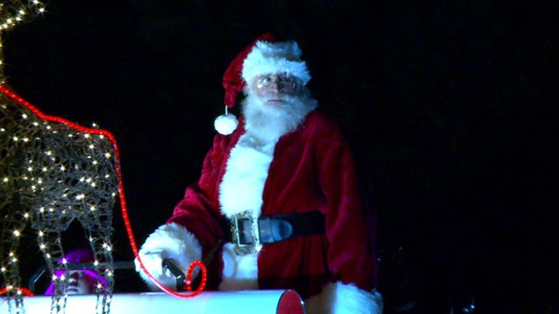 Santa helps deliver toys in East Hartford