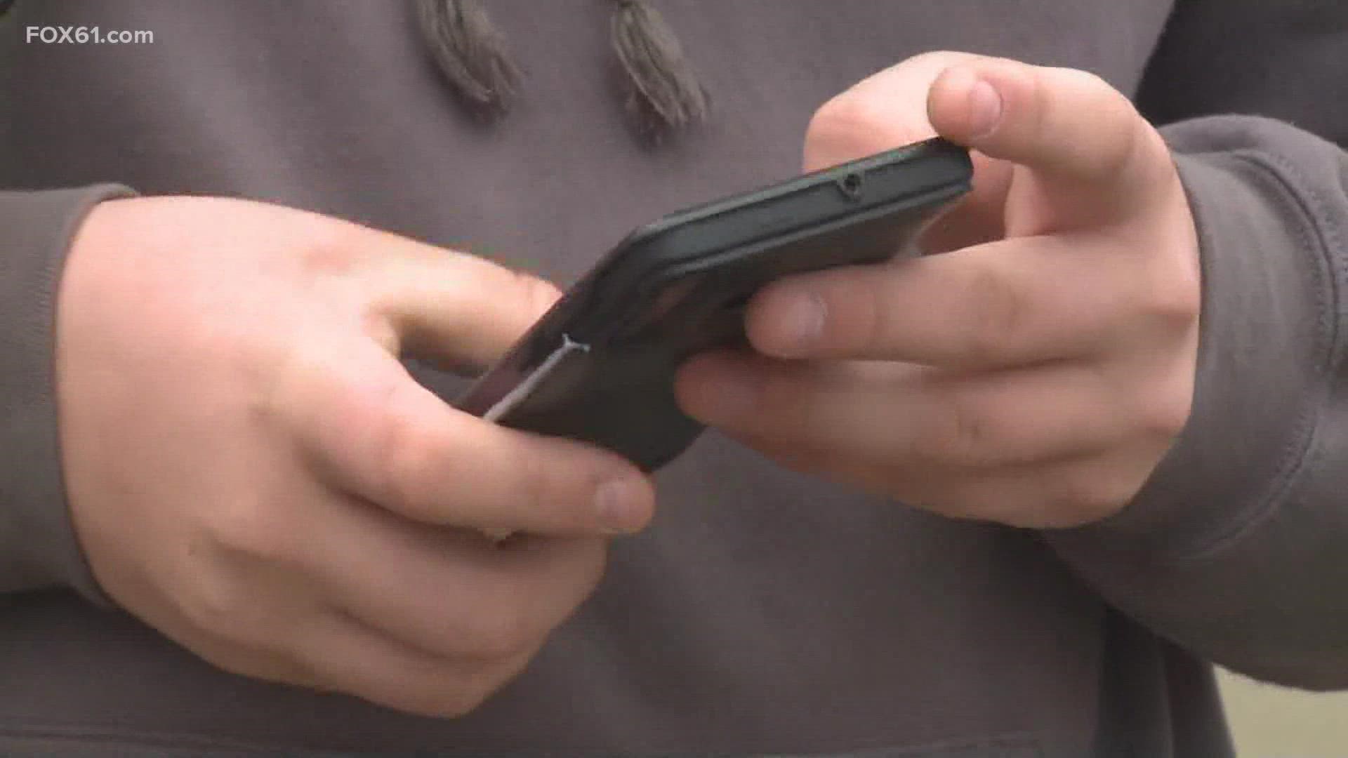 Connecticut lawmakers are trying to pass legislation in Congress that aims to protect kids on social media.