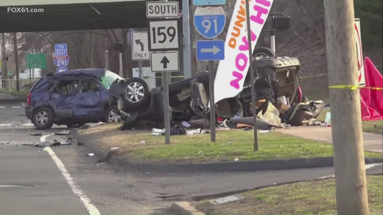 Woman dies after multi-vehicle crash on I-91 South in Enfield | fox61.com