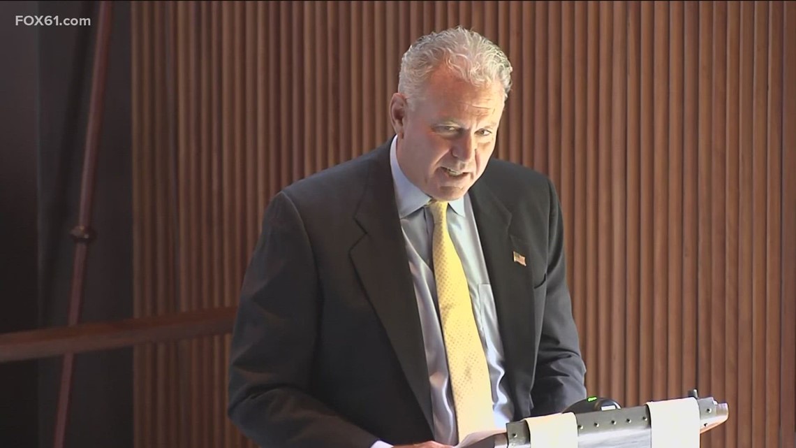 Gray Weicker, son, gives eulogy at funeral of former CT Gov. Lowell ...