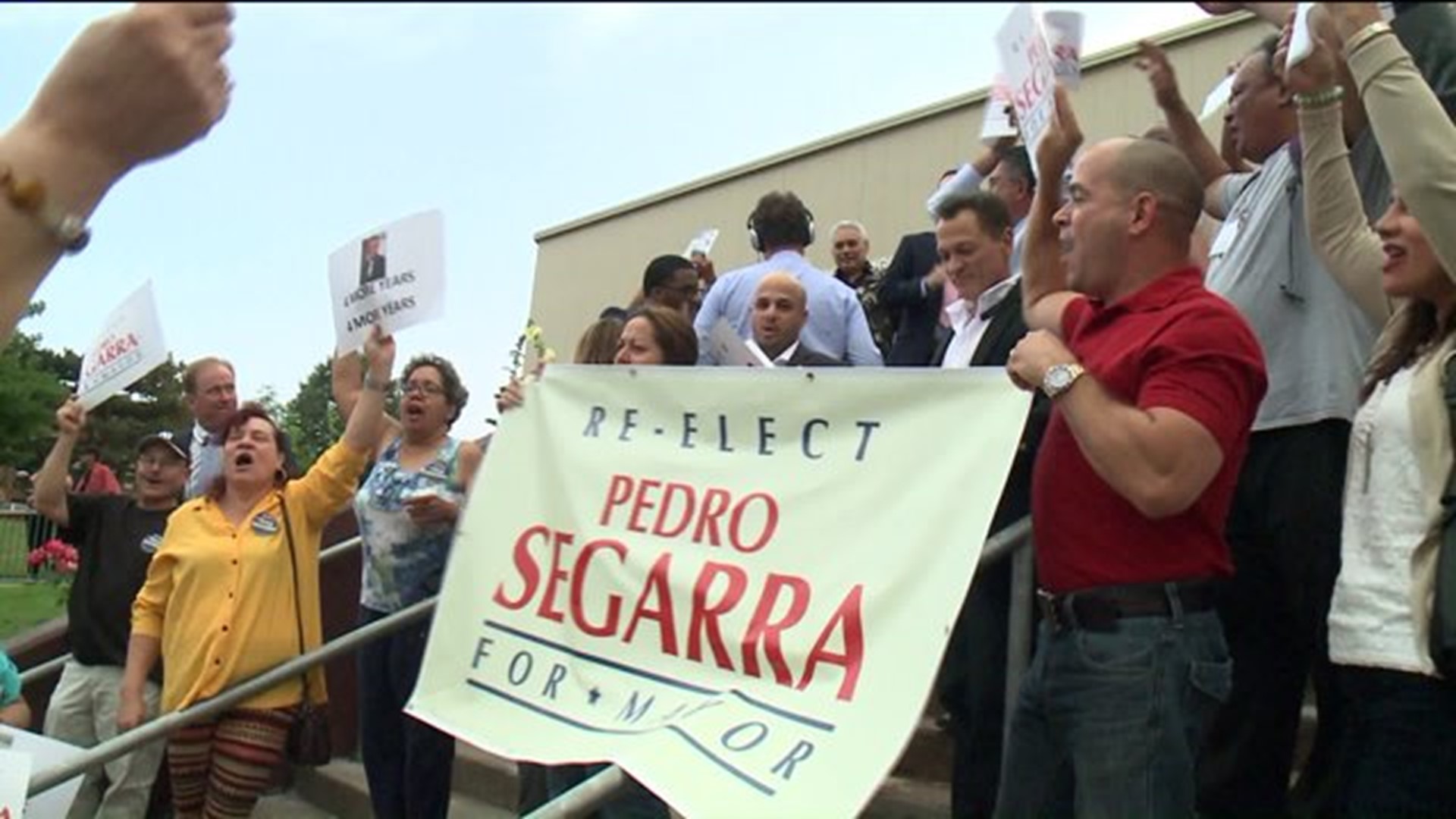 Mayor Segarra changes the equation in campaign for reelection