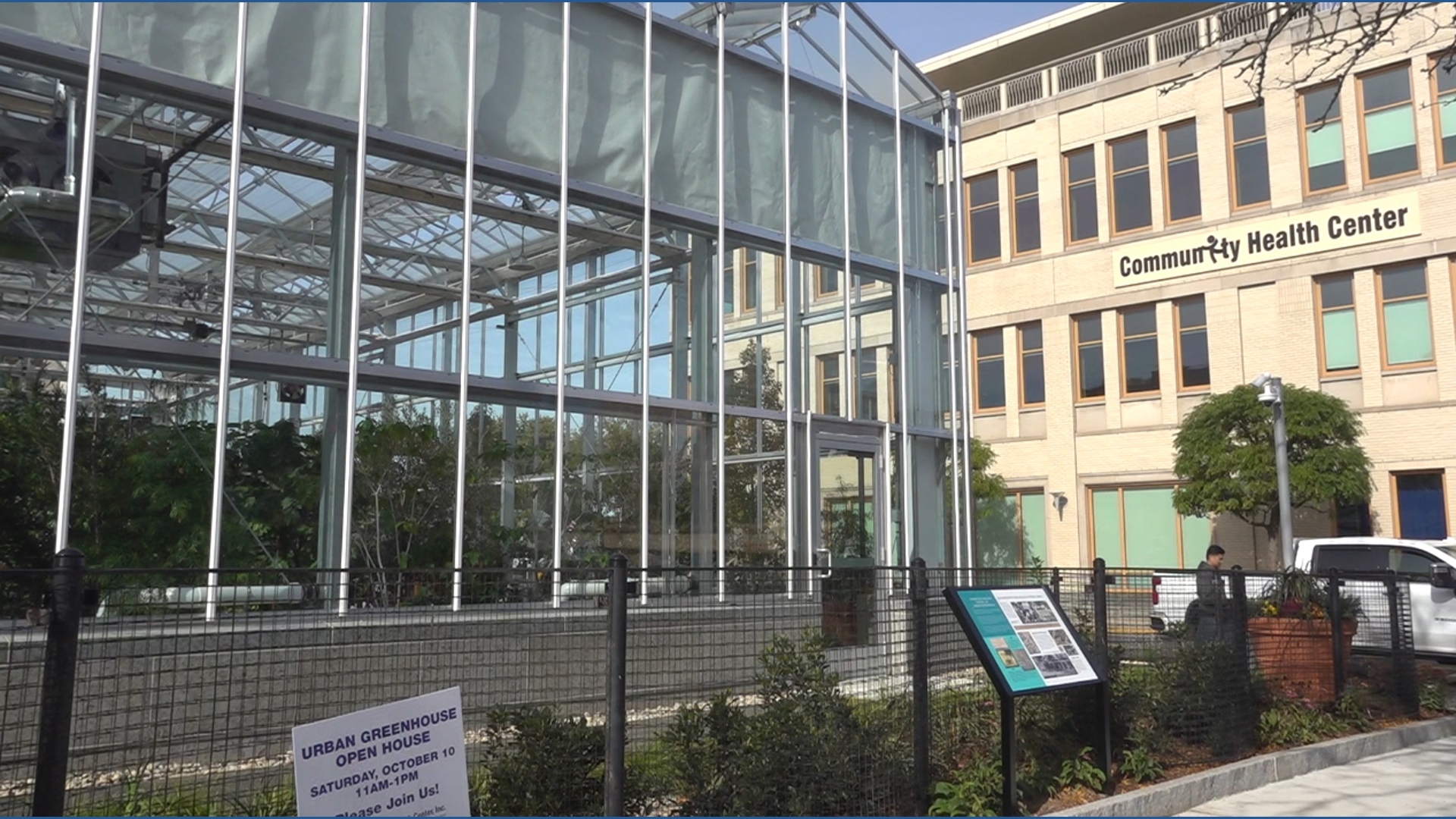 New Middletown greenhouse aims to fight food insecurity | fox61.com