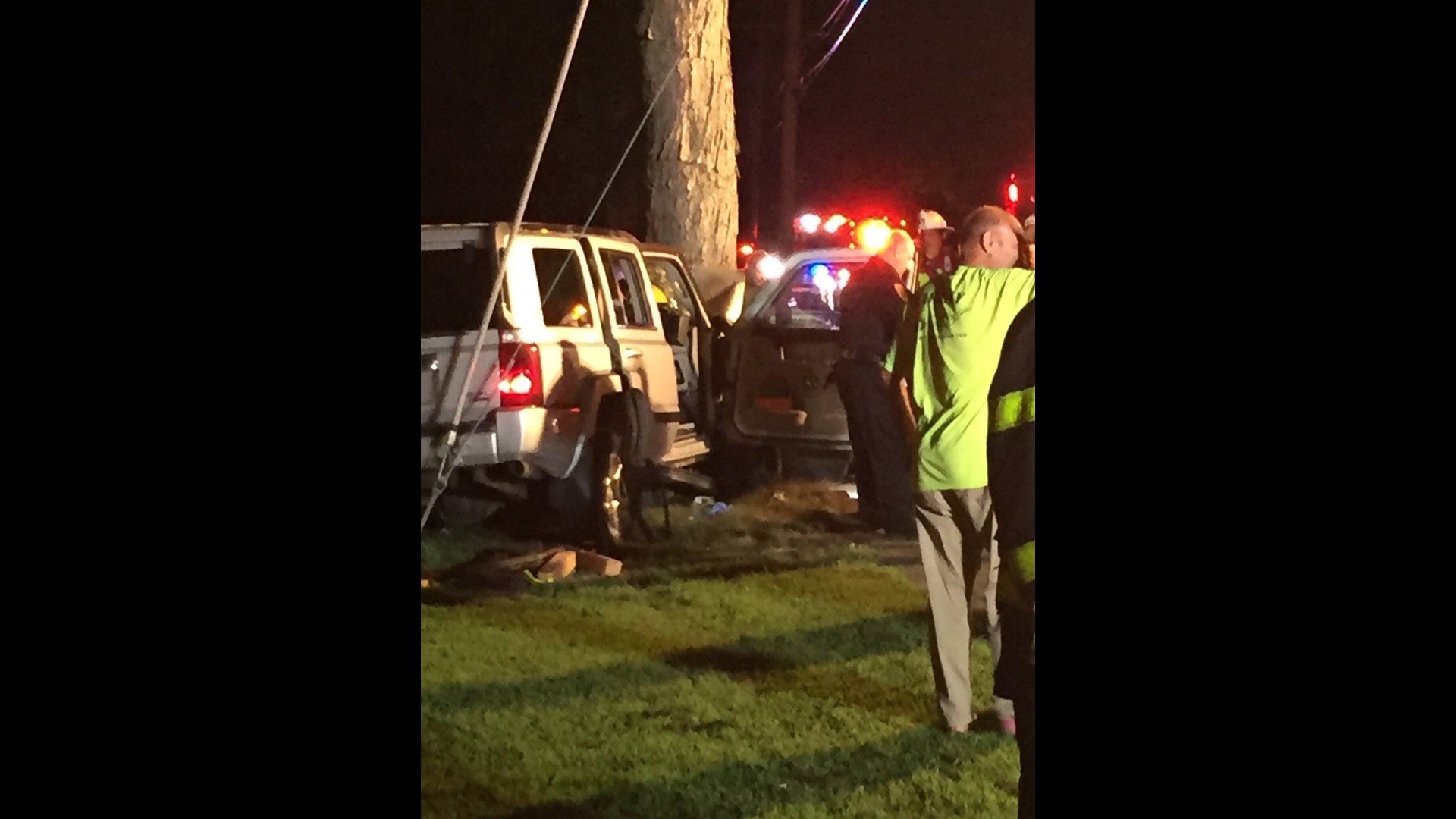Three children injured after car slams into tree in Wolcott