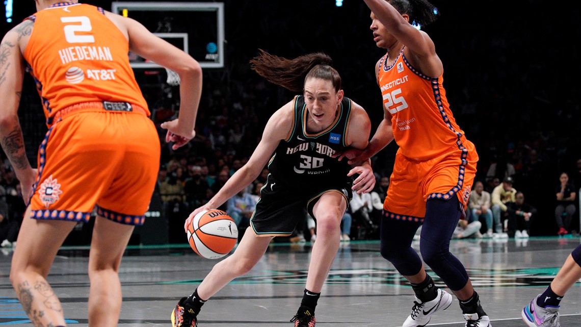 UConn's Breanna Stewart introduced by WNBA's New York Liberty