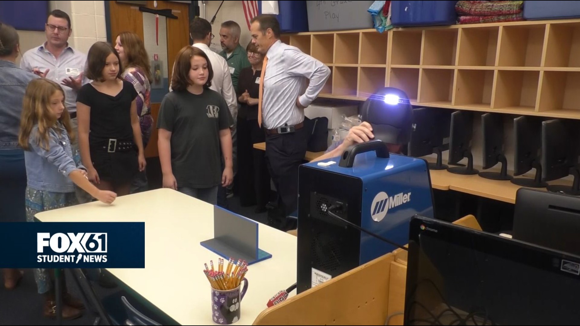Teaching students about building submarines | fox61.com