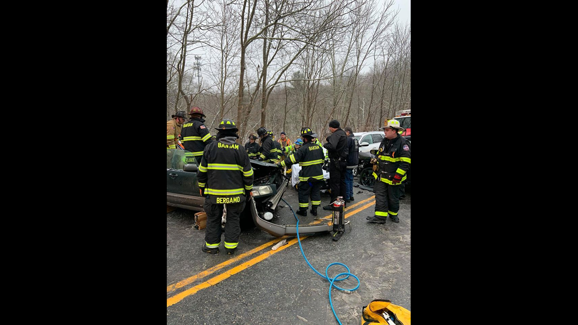 1 person injured in Litchfield 3car crash