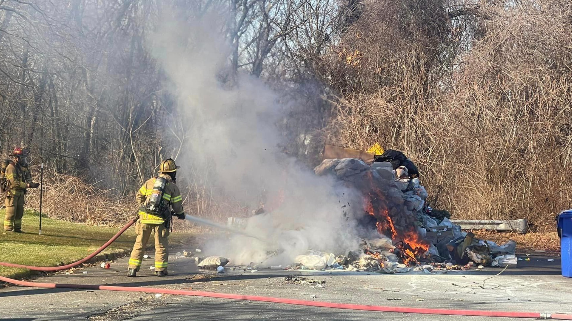 Fire ignites inside garbage truck in South Windsor, Connecticut | fox61.com