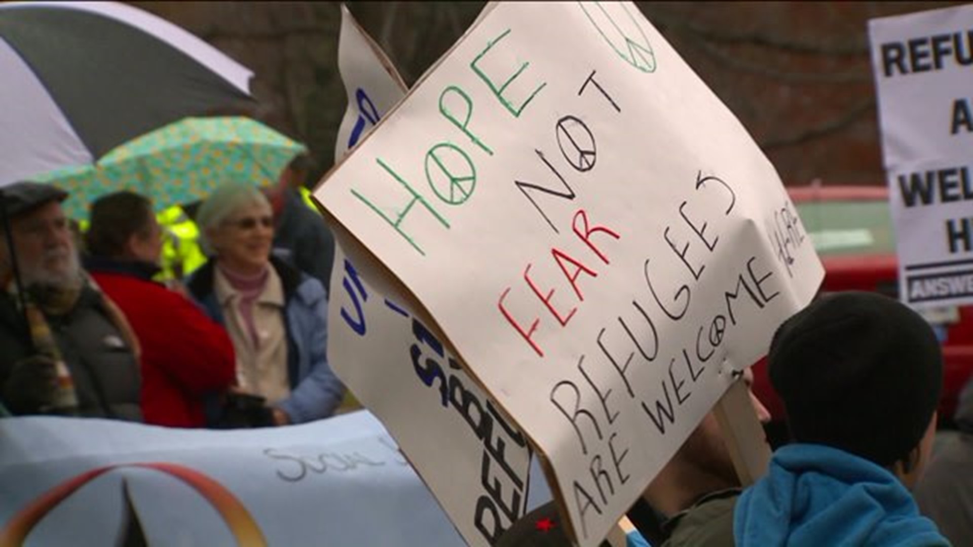 Rallies on Syrian refugees held in Hartford