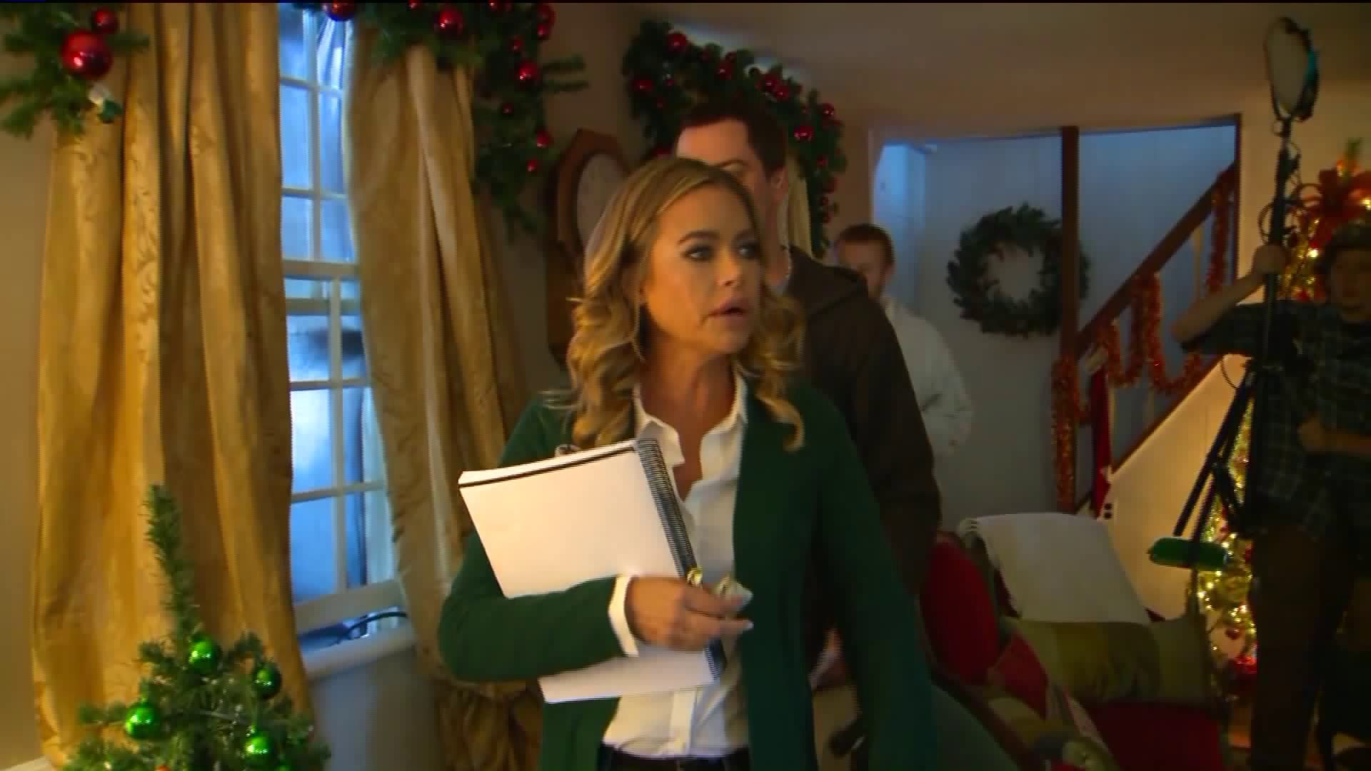 EXCLUSIVE: Big Stars Film Holiday Movie in Connecticut