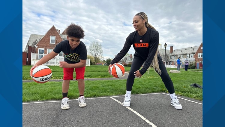Connecticut Sun stars help kids facing mental health challenges at basketball clinic