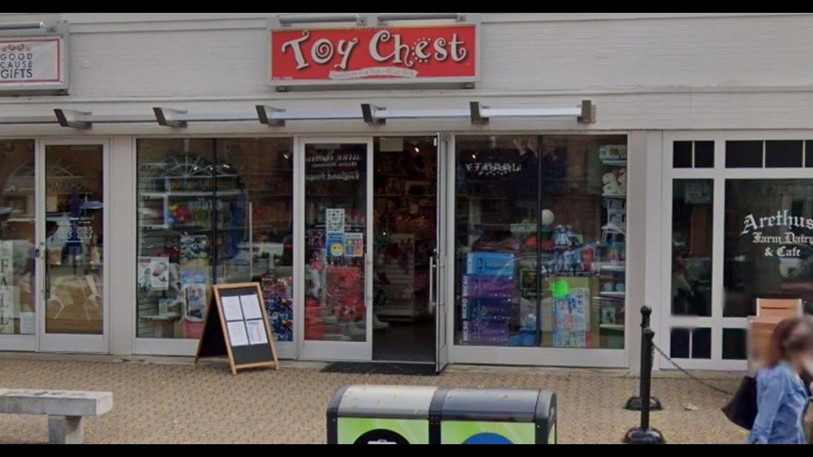 Toy Chest in West Hartford closing