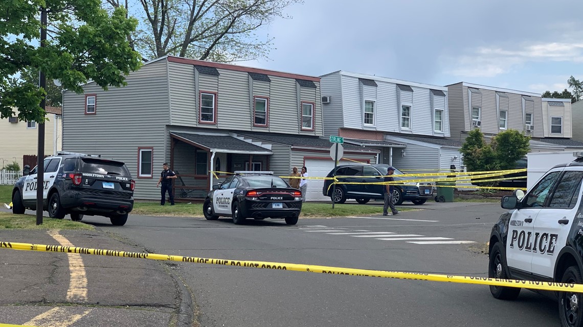 Man killed, 17-year-old wounded in Middletown shooting | fox61.com