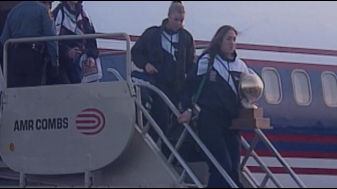 1995 UConn Women return from their first National Championship | From the FOX61 Archives