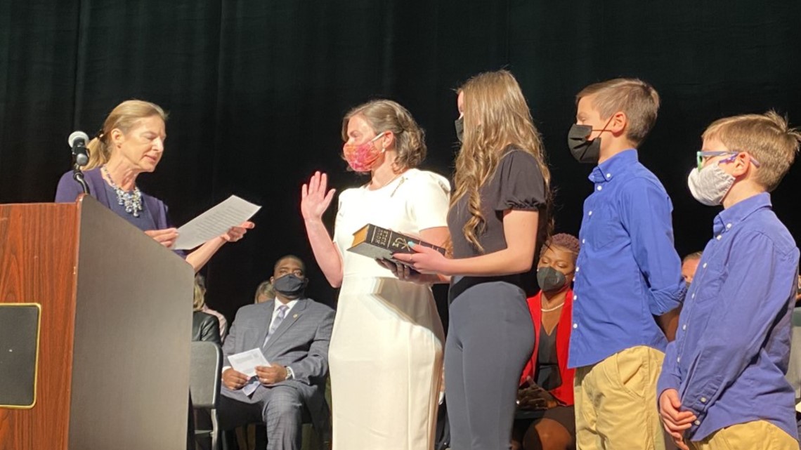 Newlyelected Hamden, CT mayor sworn into office