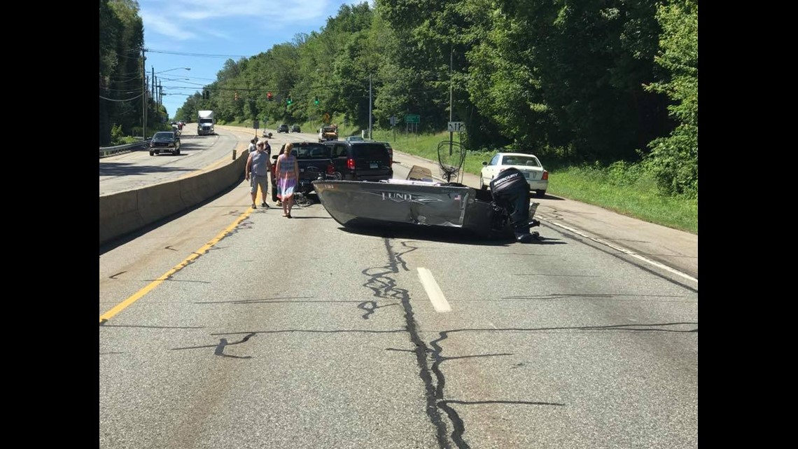 Waterford Police investigating car, boat accident on Route 32