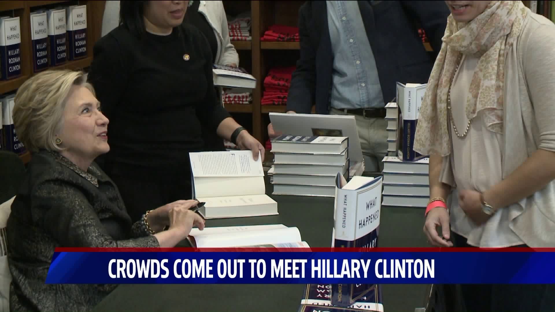 Crowds attend Hillary Clinton book signing