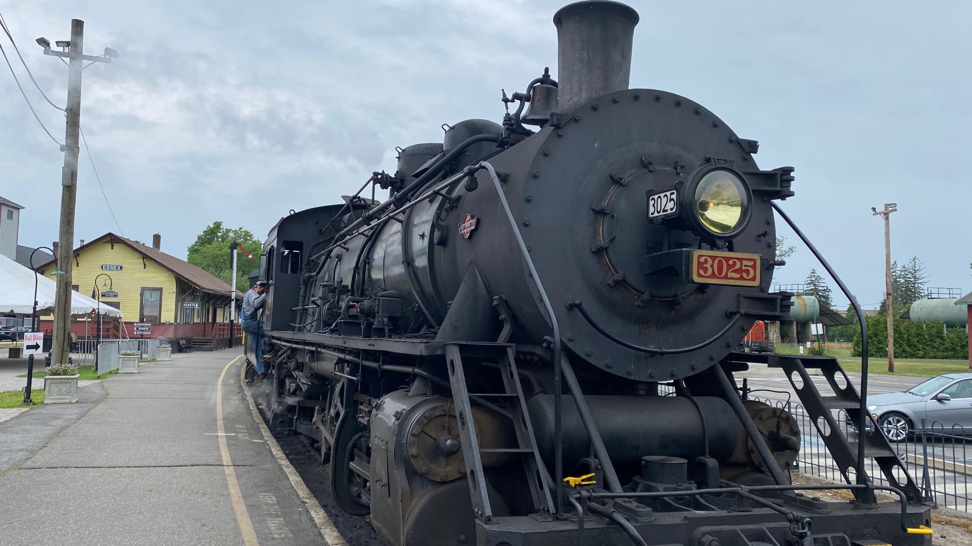 Tickets For North Pole Express At Essex Steam Train Sold Out | Fox61.com