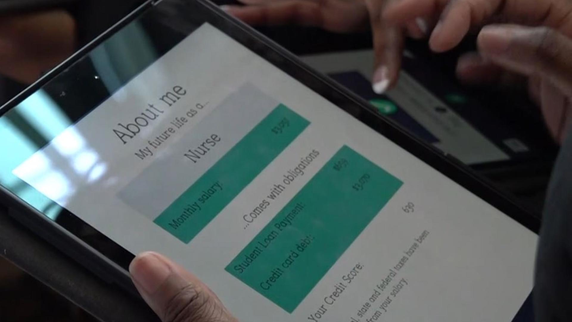 How to Make Customer Sign for A Card at American Eagle | TikTok, image size:1920x1080