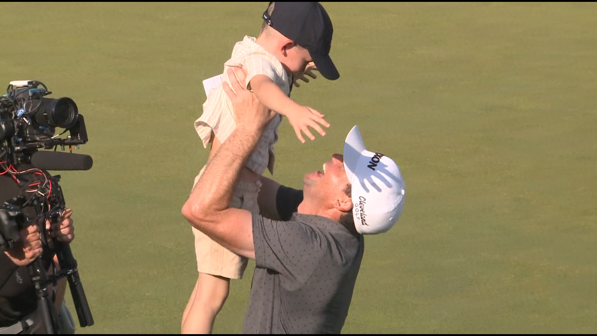 Bradley immediately went to his family to celebrate his victory at the Travelers Championship.