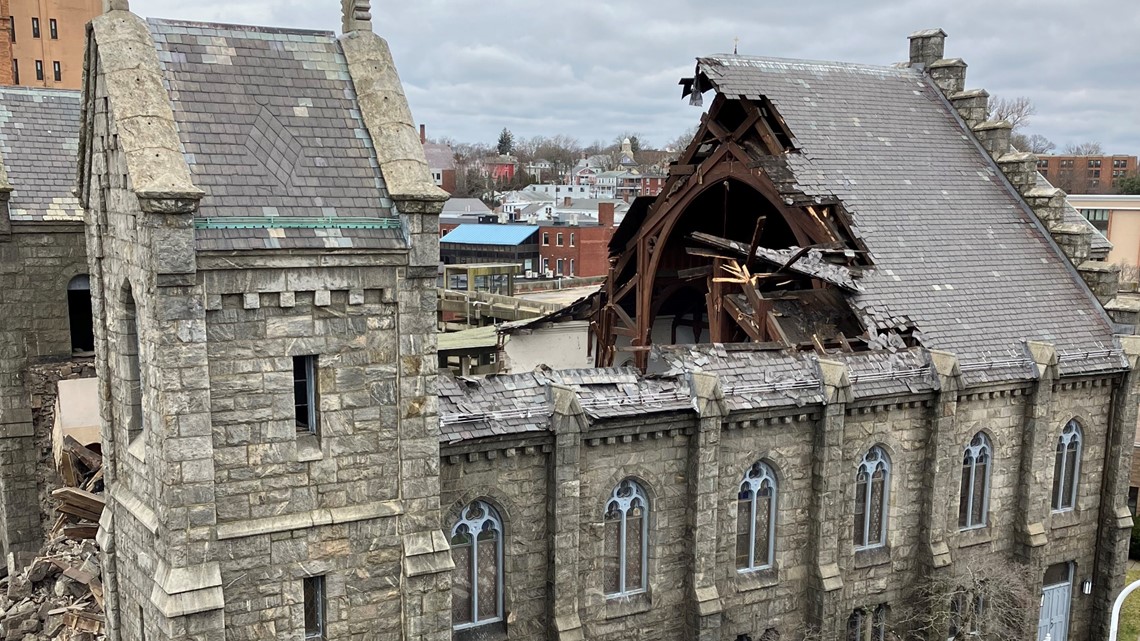 Roof Of New London Church Collapses; No Injuries Reported | Fox61.com