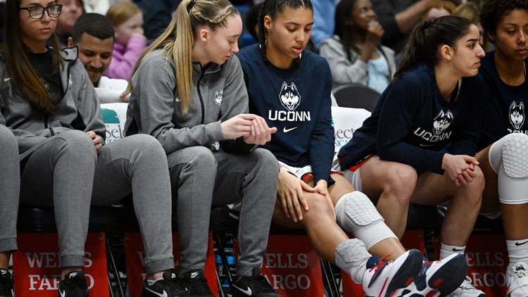 Fudd to miss UConn playing time after reinjuring knee