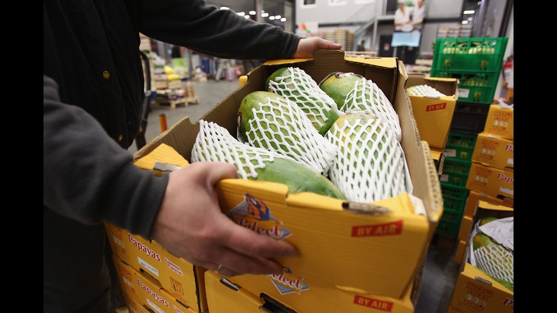 5 Connecticut residents among dozens made sick from papayas; 1 death in