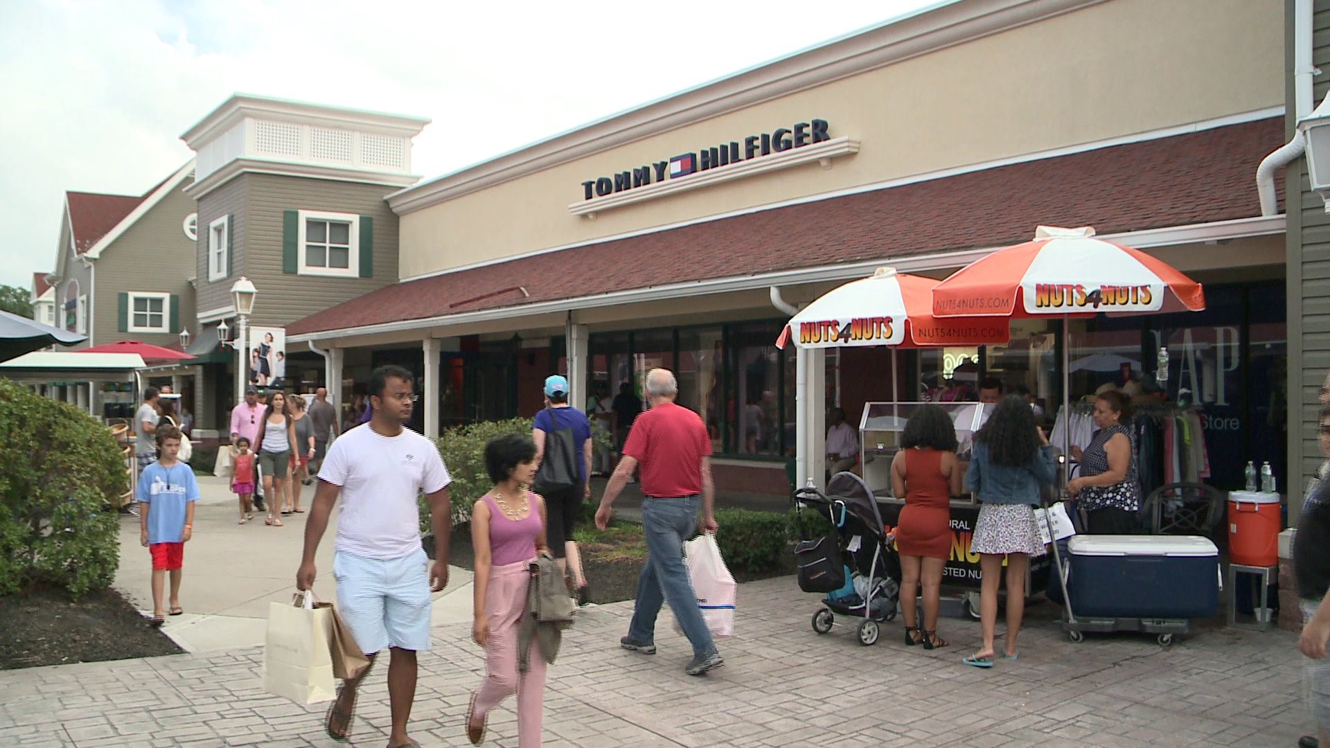 Clinton Crossing Outlets and Crystal Mall closing temporarily