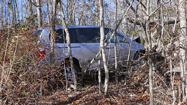 2 adults, 1 child injured after crash in Haddam