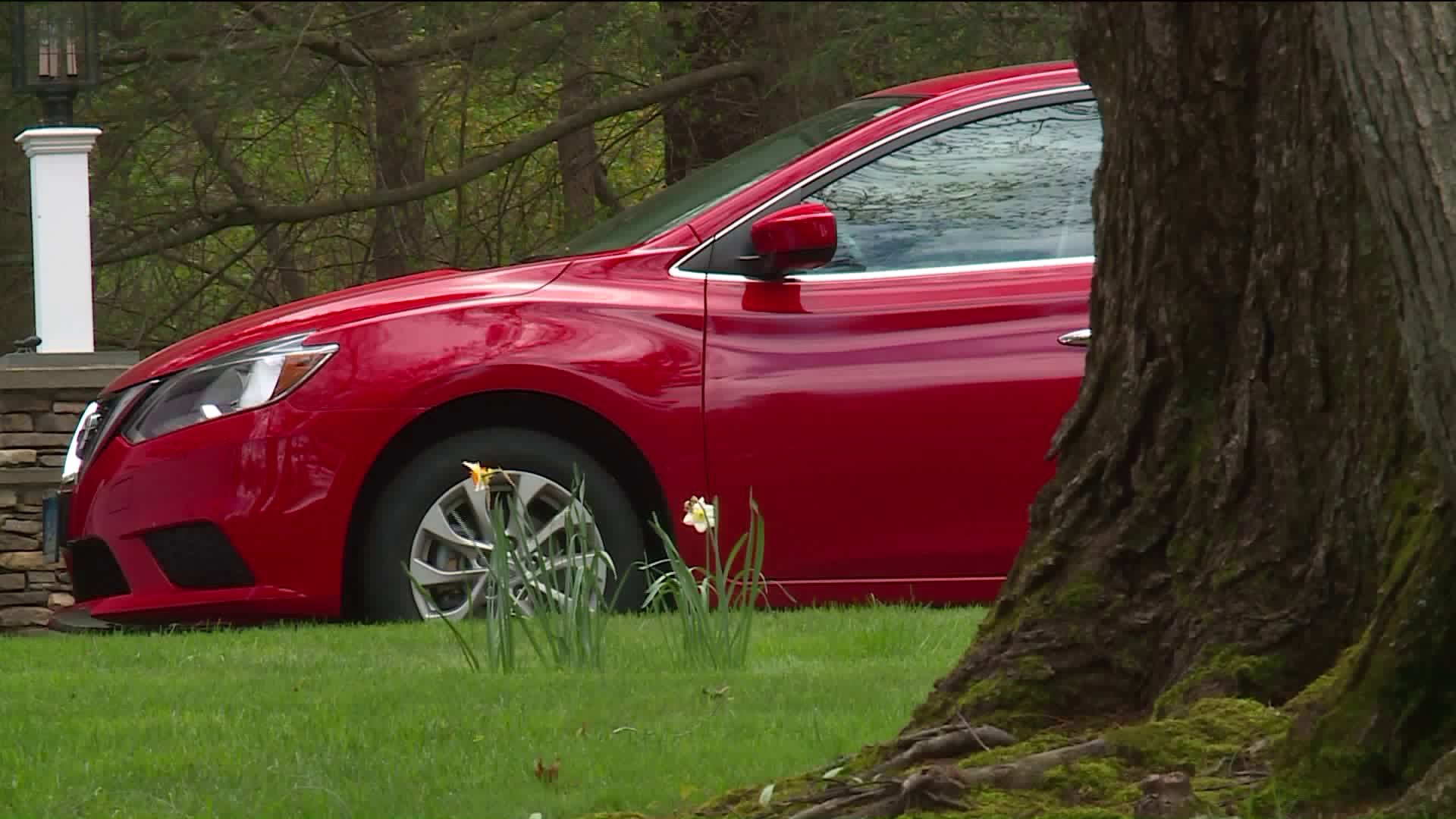 Avon residents concerned with car thefts