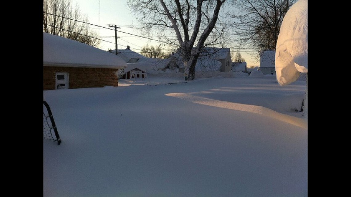 Watch Buffalo Bills Dig Cars Out of Snow After Storm Delays Return