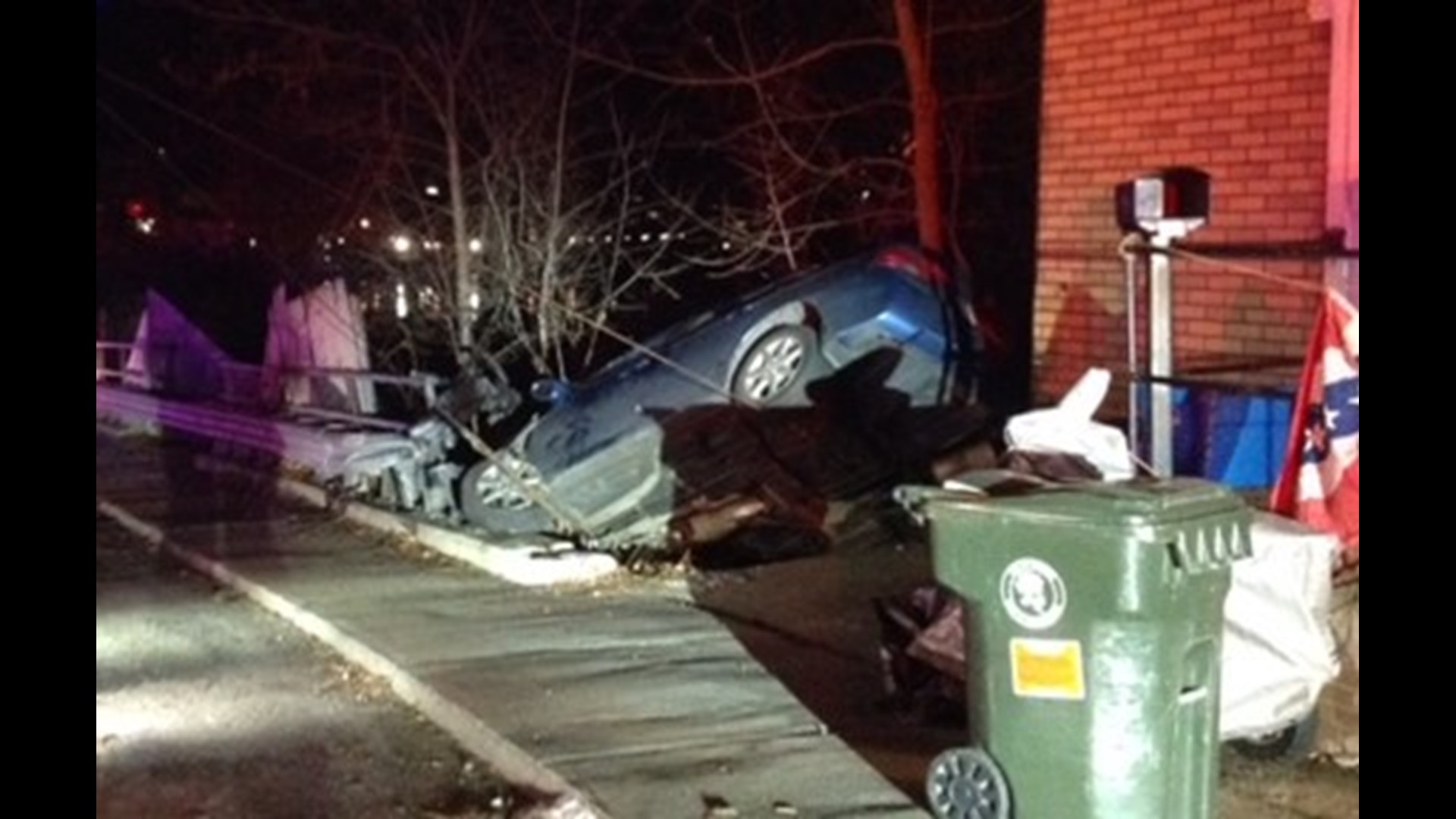 Norwich police investigating serious crash Sunday morning