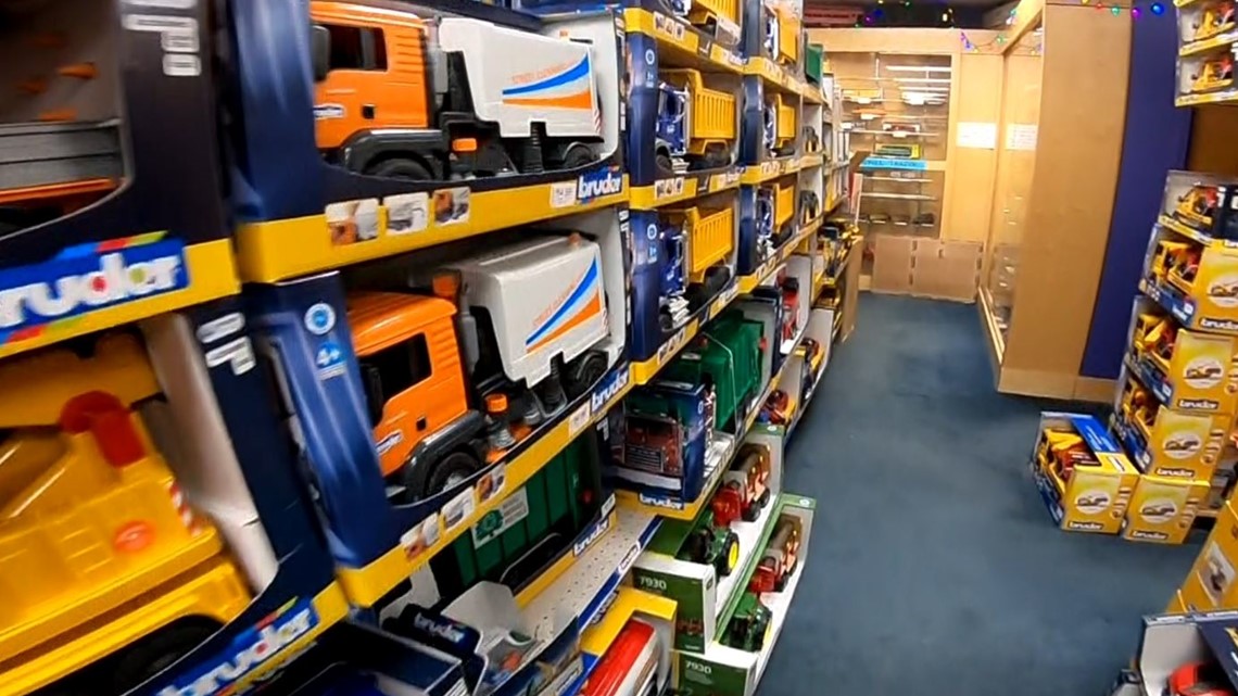 Amato's Toy and Hobby storein New Britain to close after 60 years