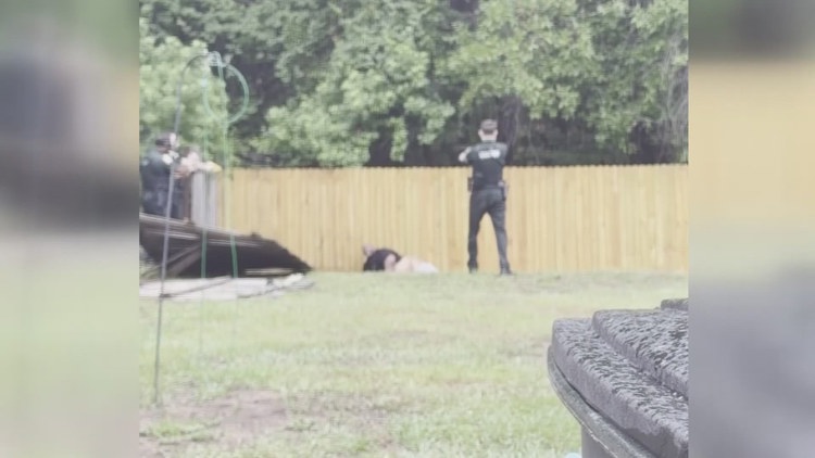 Crime Expert Challenges Deputy Conduct in Fatal Oakleaf Shooting