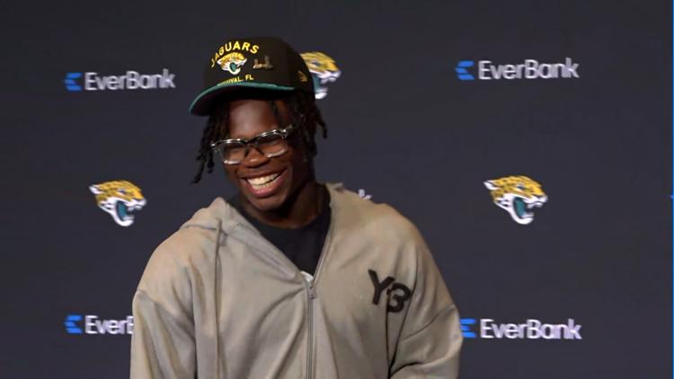 She had no idea her seatmate was a professional athlete. Now her post about her interaction with Travis Hunter is going viral.
