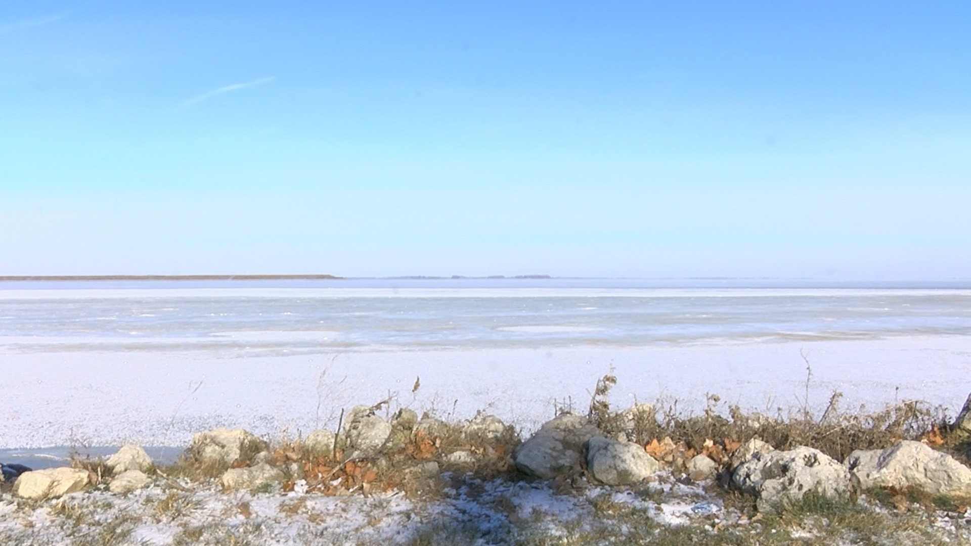 WTOL 11 met with National Museum of the Great Lakes Director of Archaeology Carrie Sowden after photos appeared to show a structure near Lake Erie's shore in Oregon.