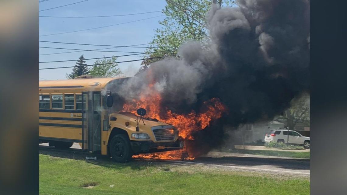 'She's a superhero': Northwest Ohio school bus driver saves students from fire - Vimarsana News