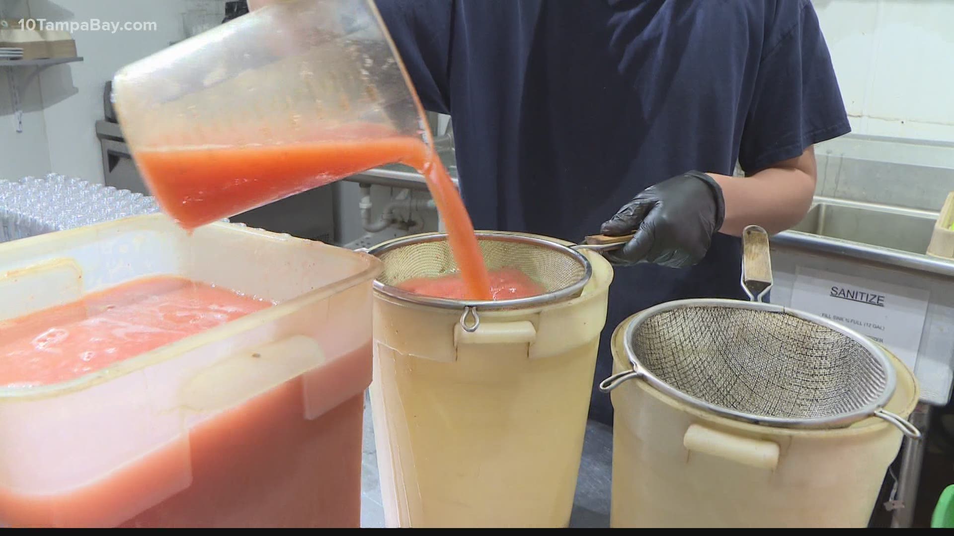 Juice cleanses can have benefits like hydration, reducing inflammation, and digestion.