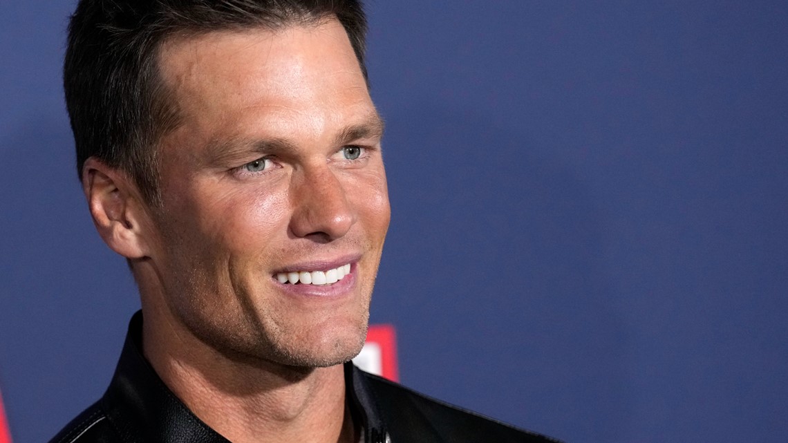 Tom Brady returns to hero's welcome in New England and declares himself a  'Patriot for life'