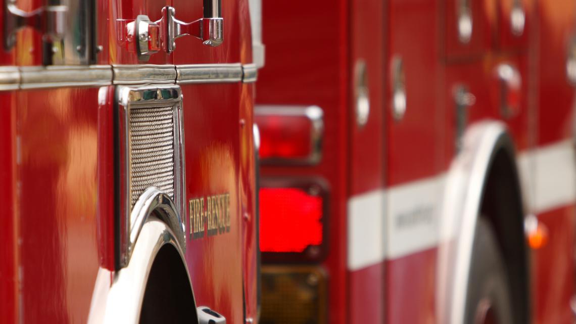 5 residents, 2 pets safely evacuate during early morning Rock Island house fire