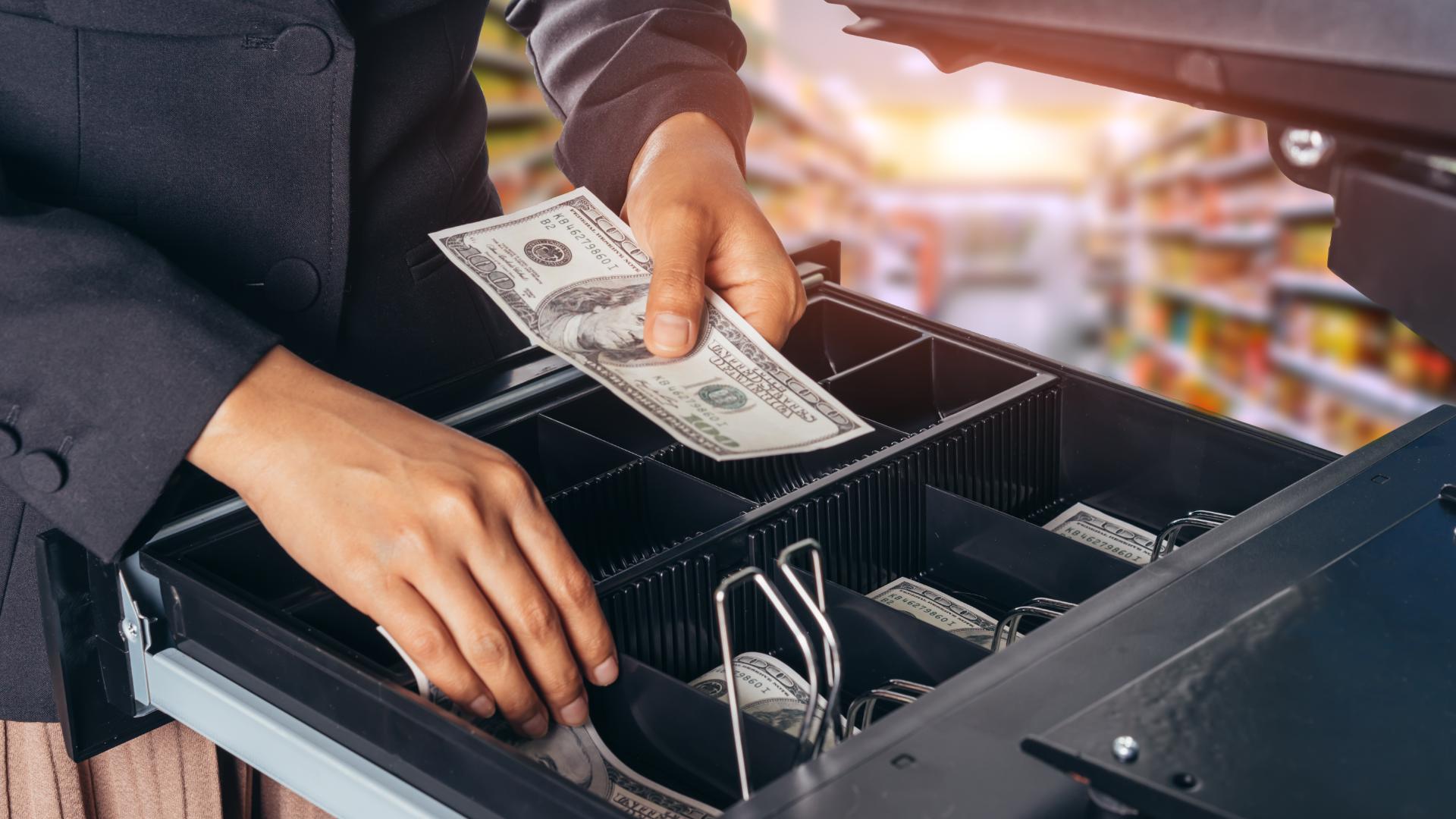 wqad.com - Katrina Morgan - Gas prices fall for second day as Iran ceasefire eases oil pressure