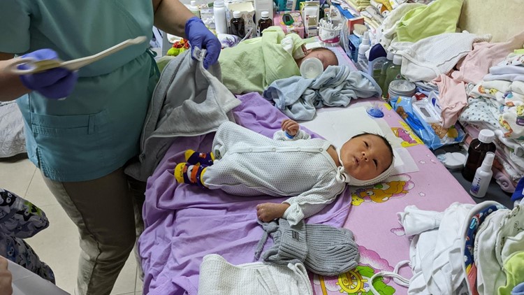 8-day-old baby rescued from Ukraine by Florida-based non-profit 8-day-old baby rescued from Ukraine by Florida-based non-profit