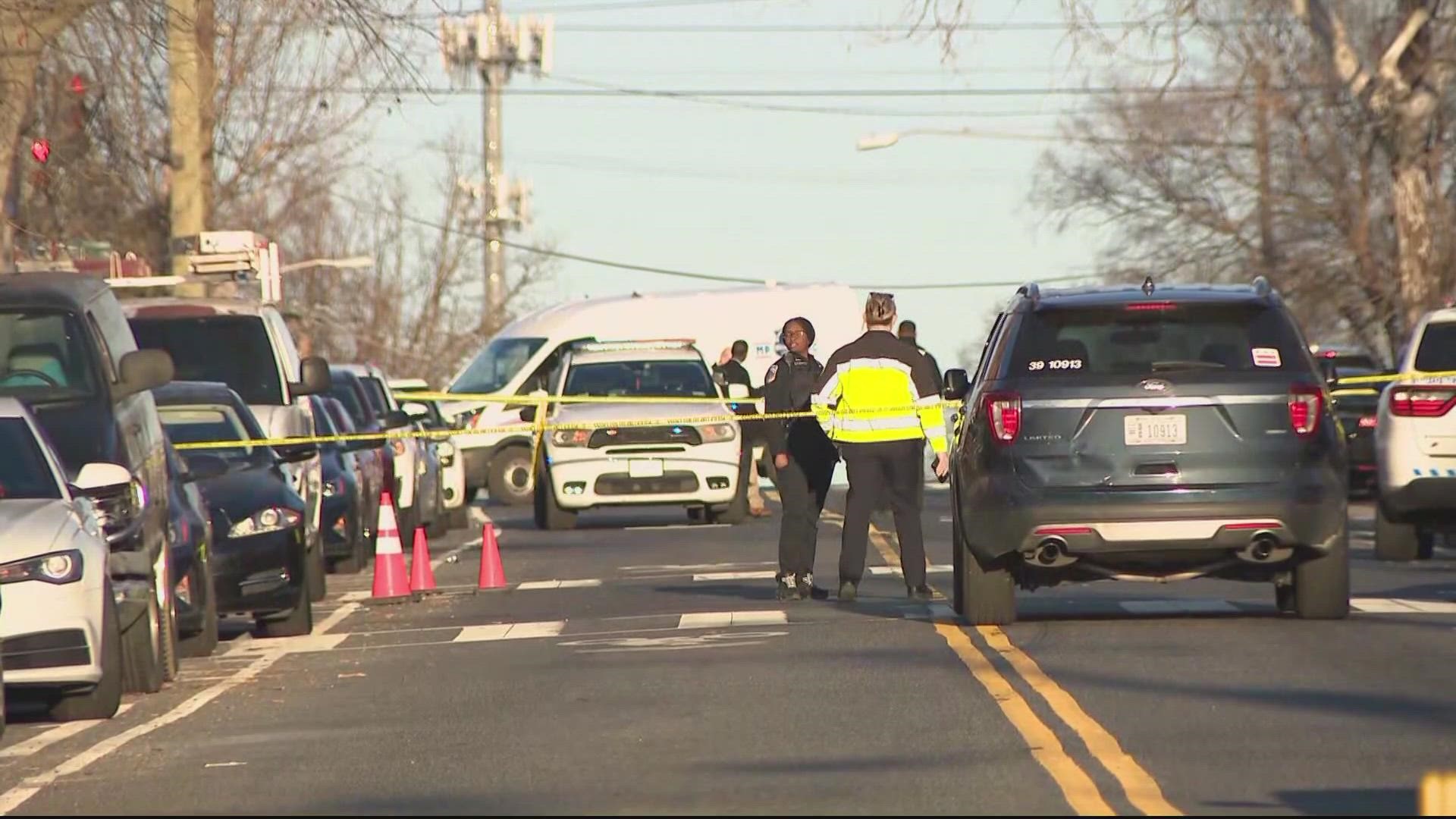 DC Police officers are investigating two separate homicide cases that left four people dead within hours.