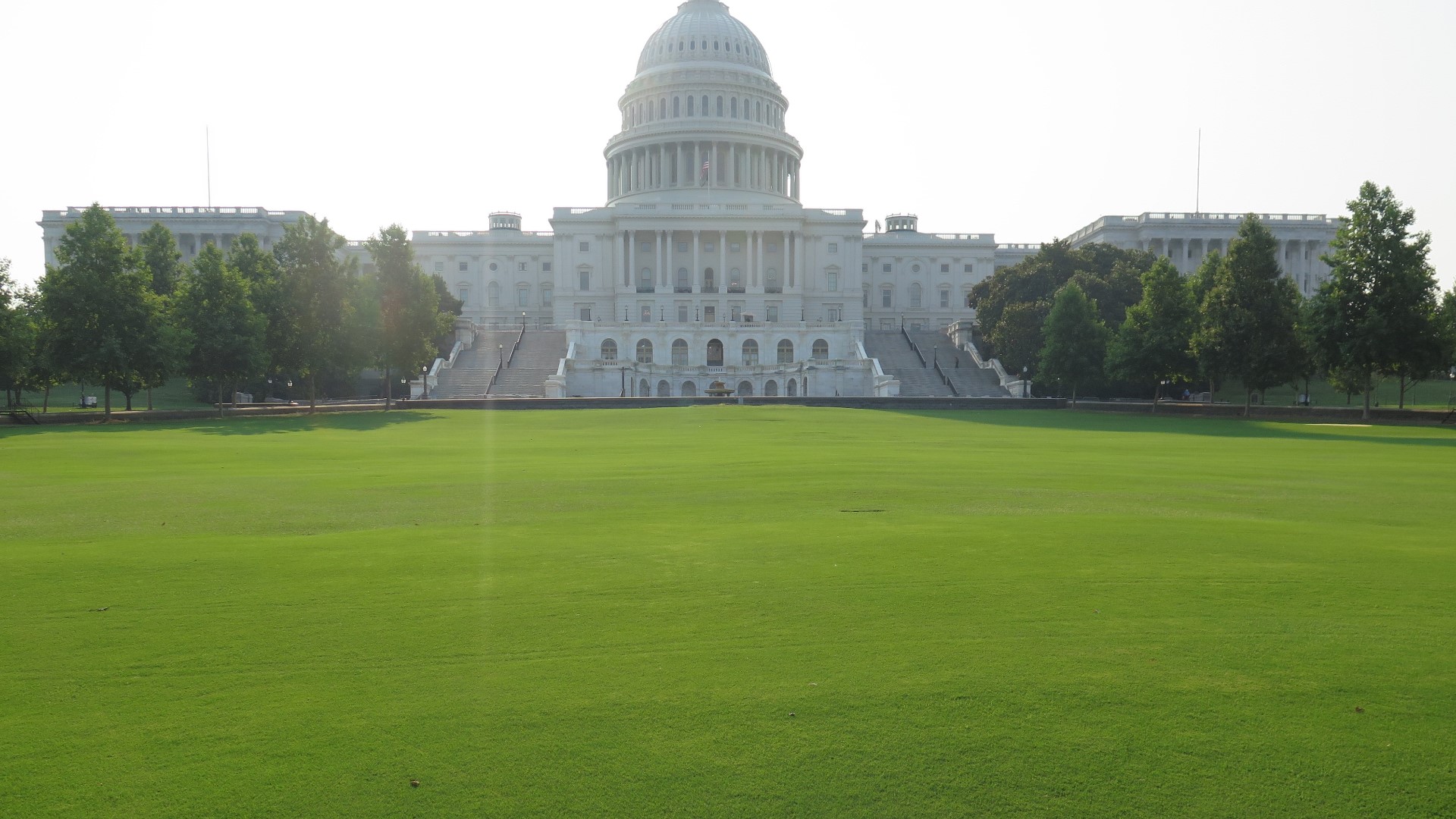 Congress passes government funding bill to avert partial shutdown